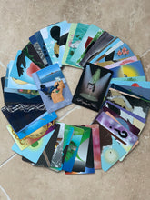 Charger l'image dans la galerie, Melle G un oracle coloré en éventail